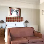 17 Burgate 5* Pickering