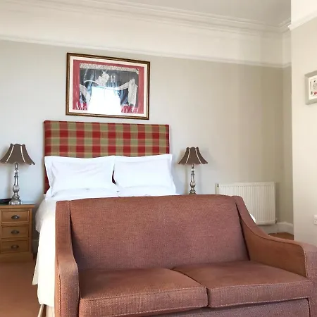 17 Burgate 5* Pickering