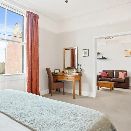Bed and Breakfast 17 Burgate 5*