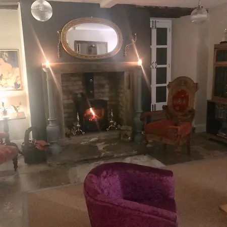 17 Burgate Bed & Breakfast