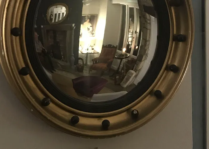 17 Burgate Couette-café