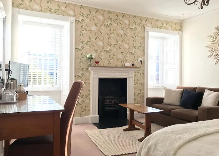 17 Burgate Bed & Breakfast 5*